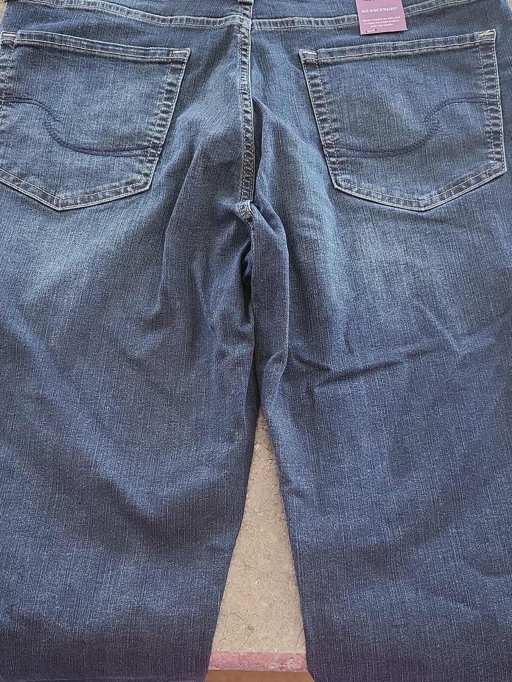 Levi's Signature Mid Rise Straight Jeans - Picture 3 of 6